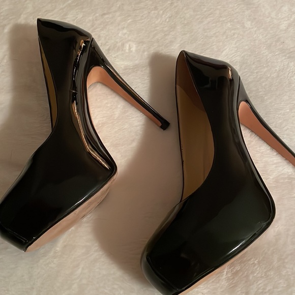 Black 6 inch heels - Picture 2 of 2